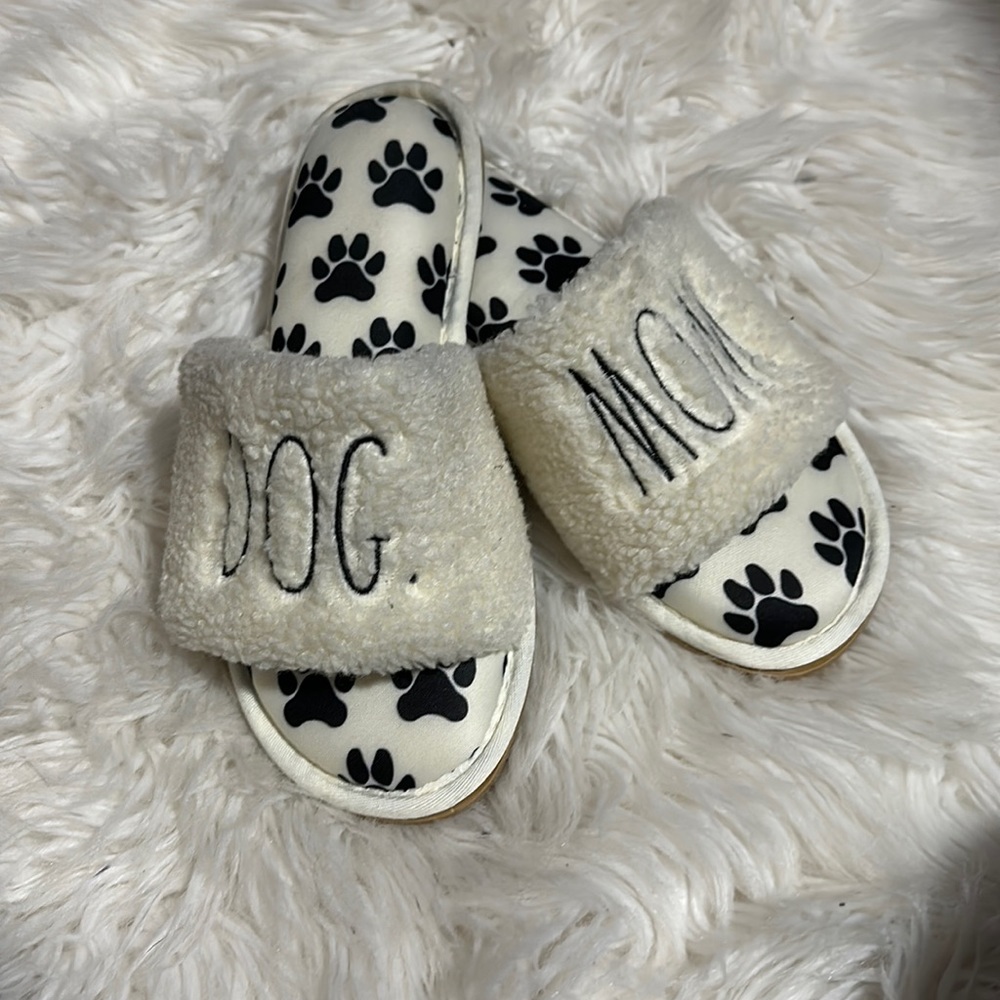 Rae Dunn Dog Mom Slippers - medium